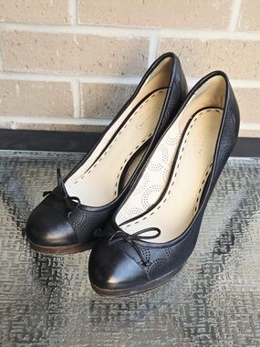 Coach Bethanie Black Leather Bow Cap-Toe Women's Pumps US 8 B